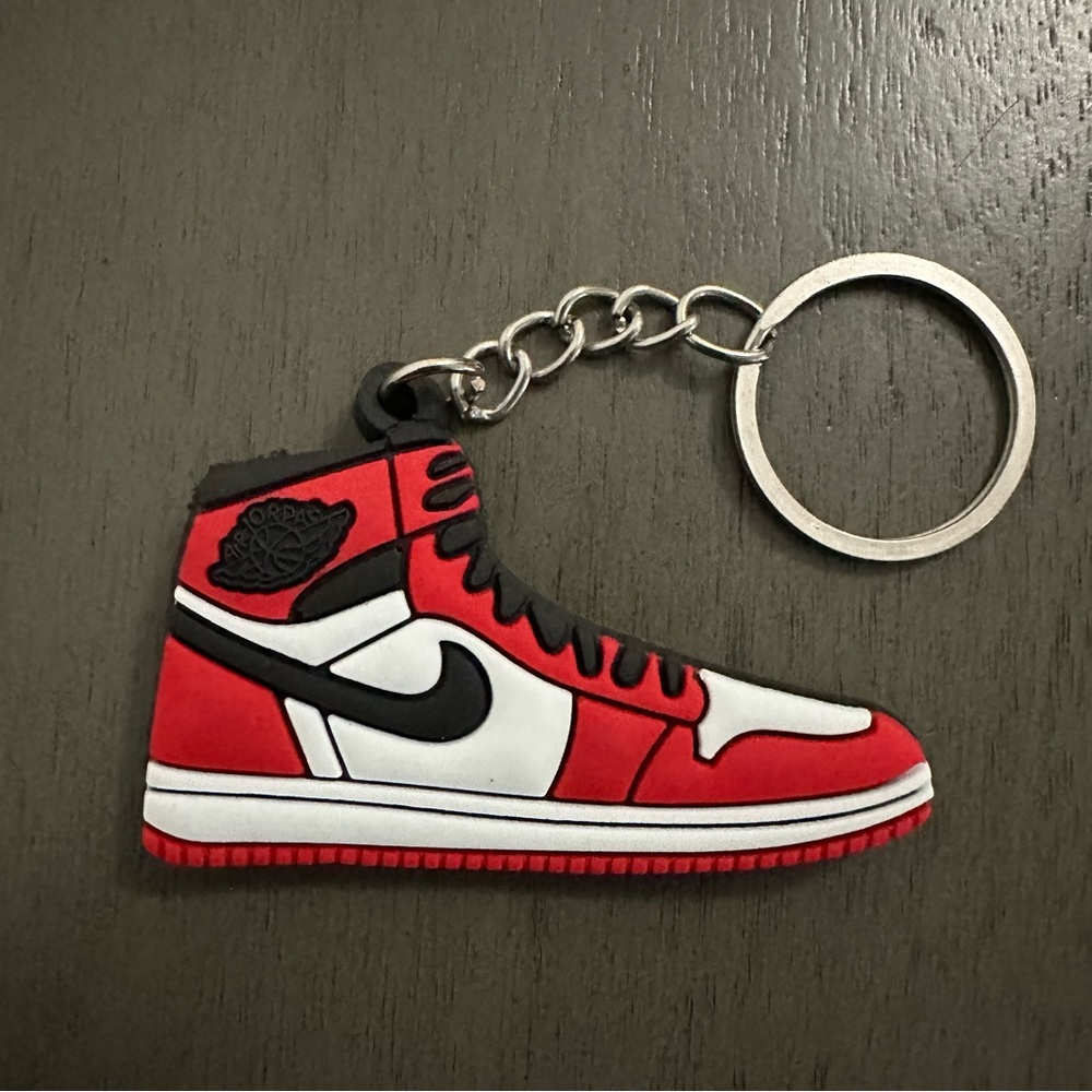 Jordan 1 Chicago Lost and Found Keychain